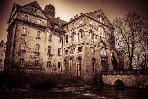 haunted hotels across the UK old hotel